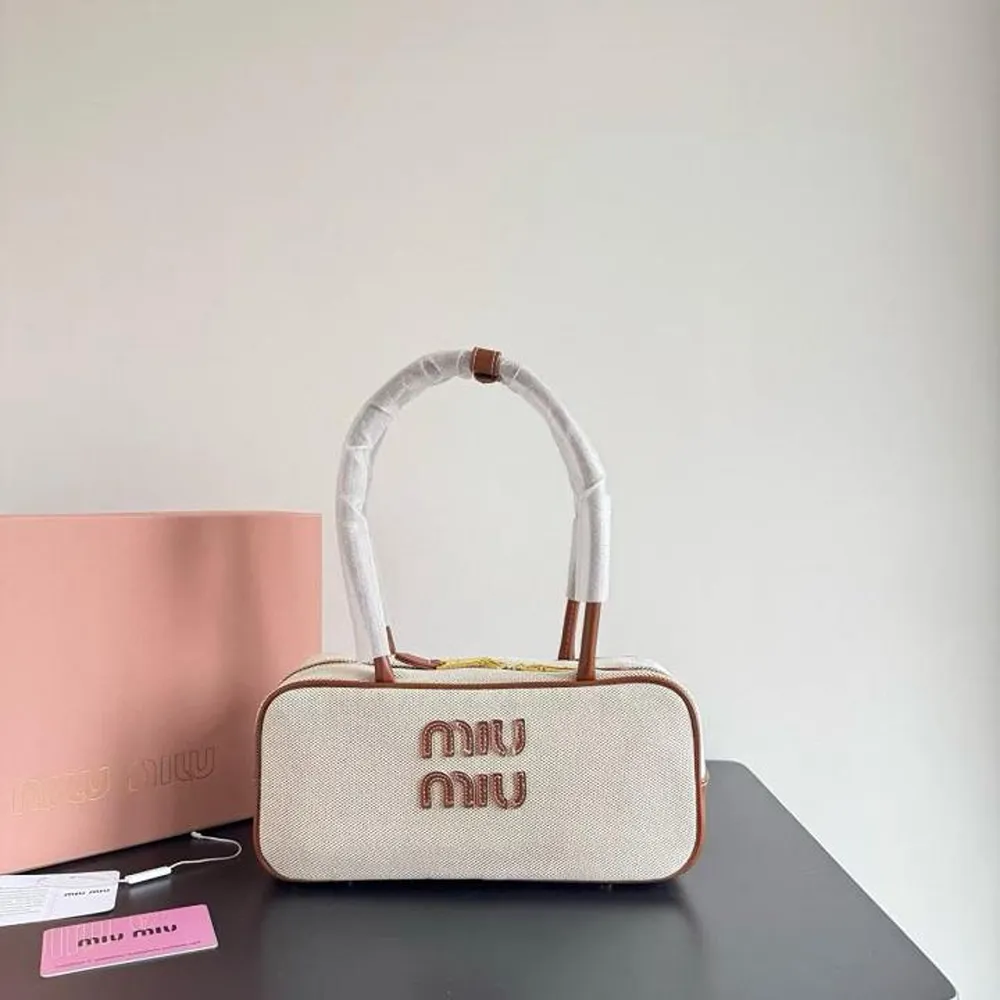 Stylish Miu Miu Handbag For Women (BOT1861) - stayhit.in