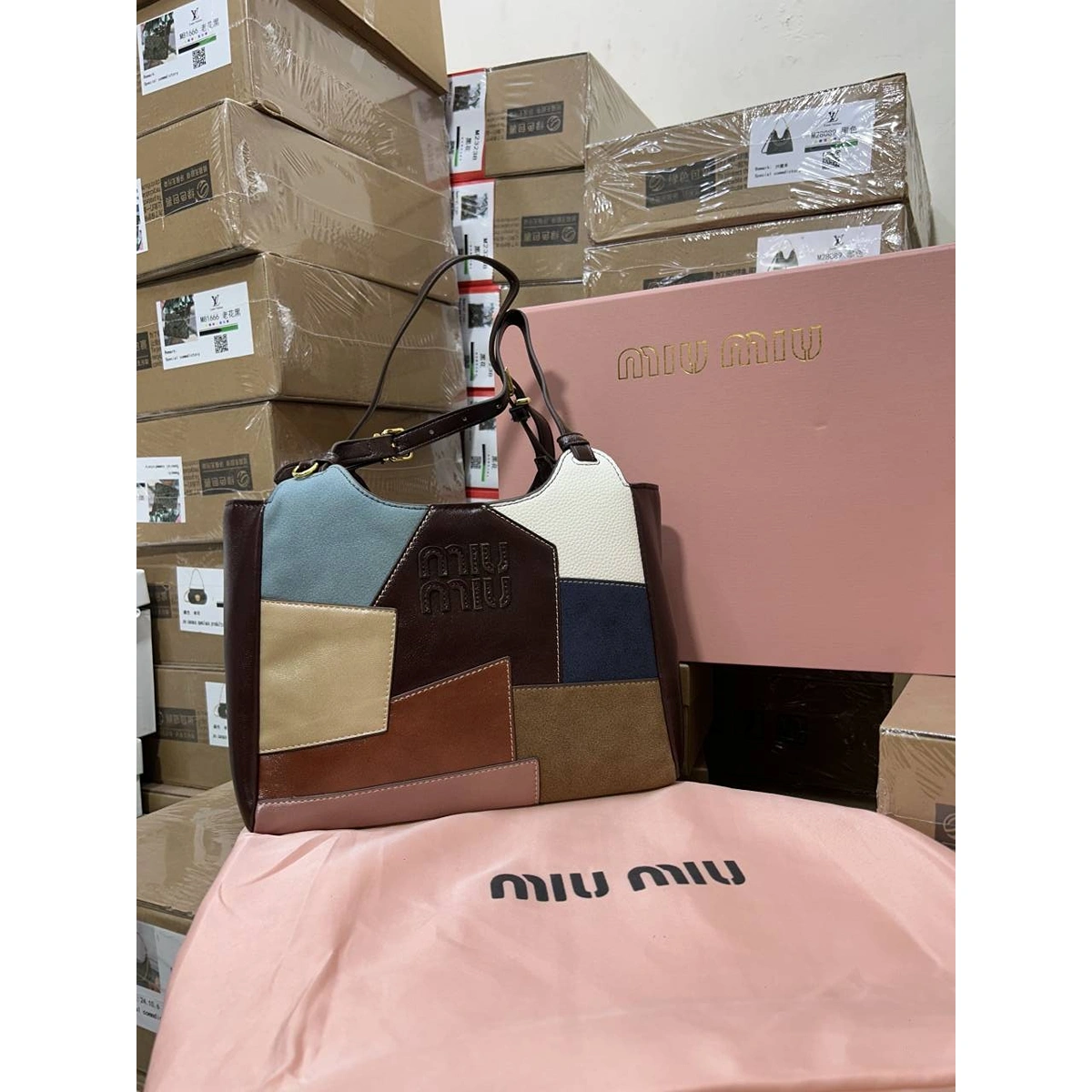 Stylish Miu Miu Mini Tote Bag Leather Material With Magnet Box For Women (SOS464) - stayhit.in Stylish Miu Miu Mini Tote Bag Leather Material With Magnet Box For Women (SOS464) - stayhit.in