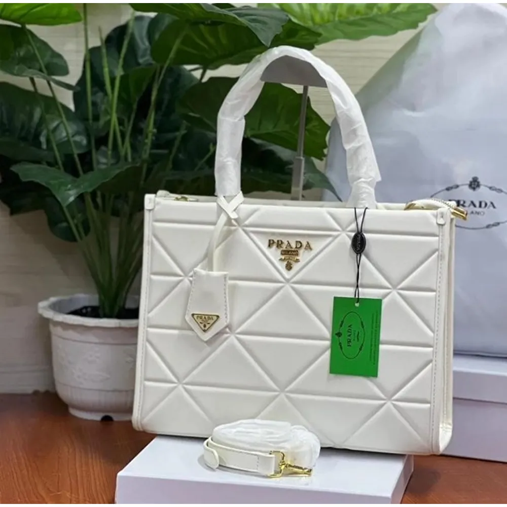 Stylish Prada Handbag For Women (BOT1797) - stayhit.in Stylish Prada Handbag For Women (BOT1797) - stayhit.in