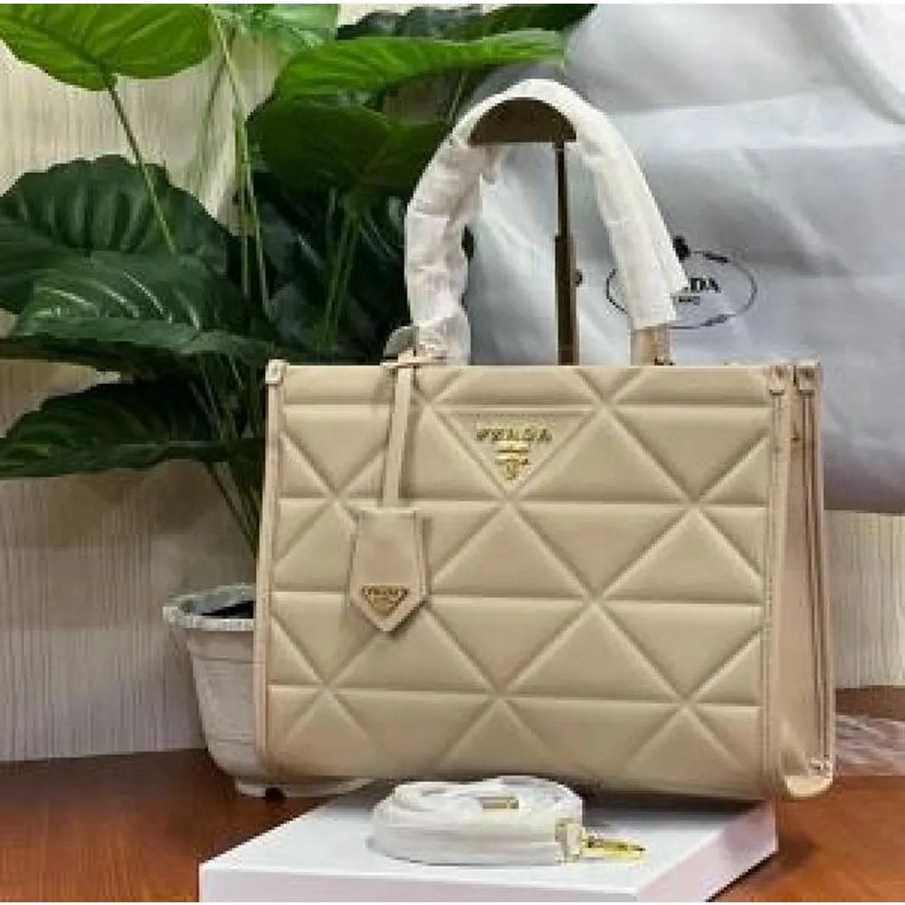 Stylish Prada Leather Tote Bag With Dust Cover For Women (SUP8274) - stayhit.in