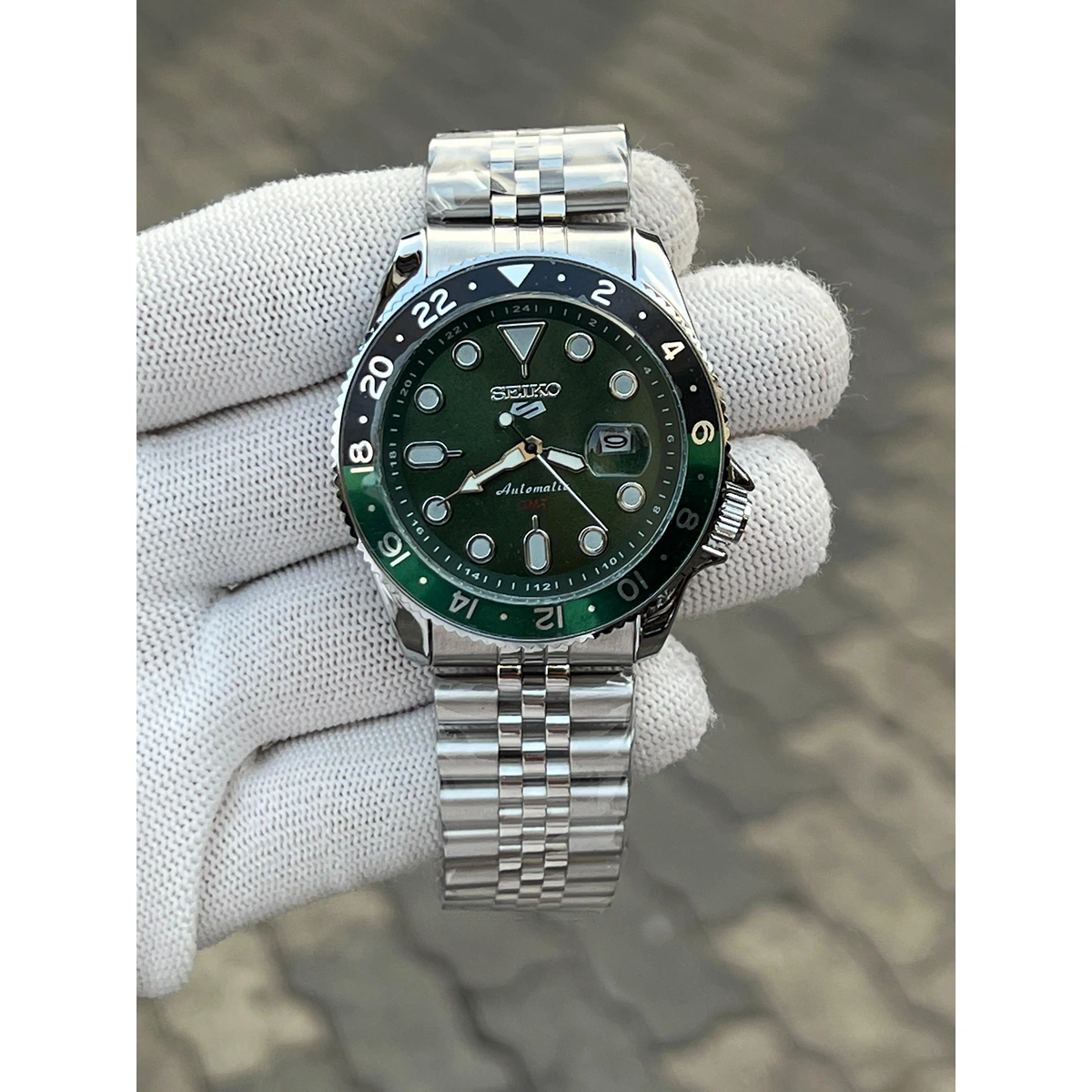 Stylish Seik0 5 Sports Watch Gmt Swift Movement Back Open For Men (JH474) - stayhit.in Stylish Seik0 5 Sports Watch Gmt Swift Movement Back Open For Men (JH474) - stayhit.in