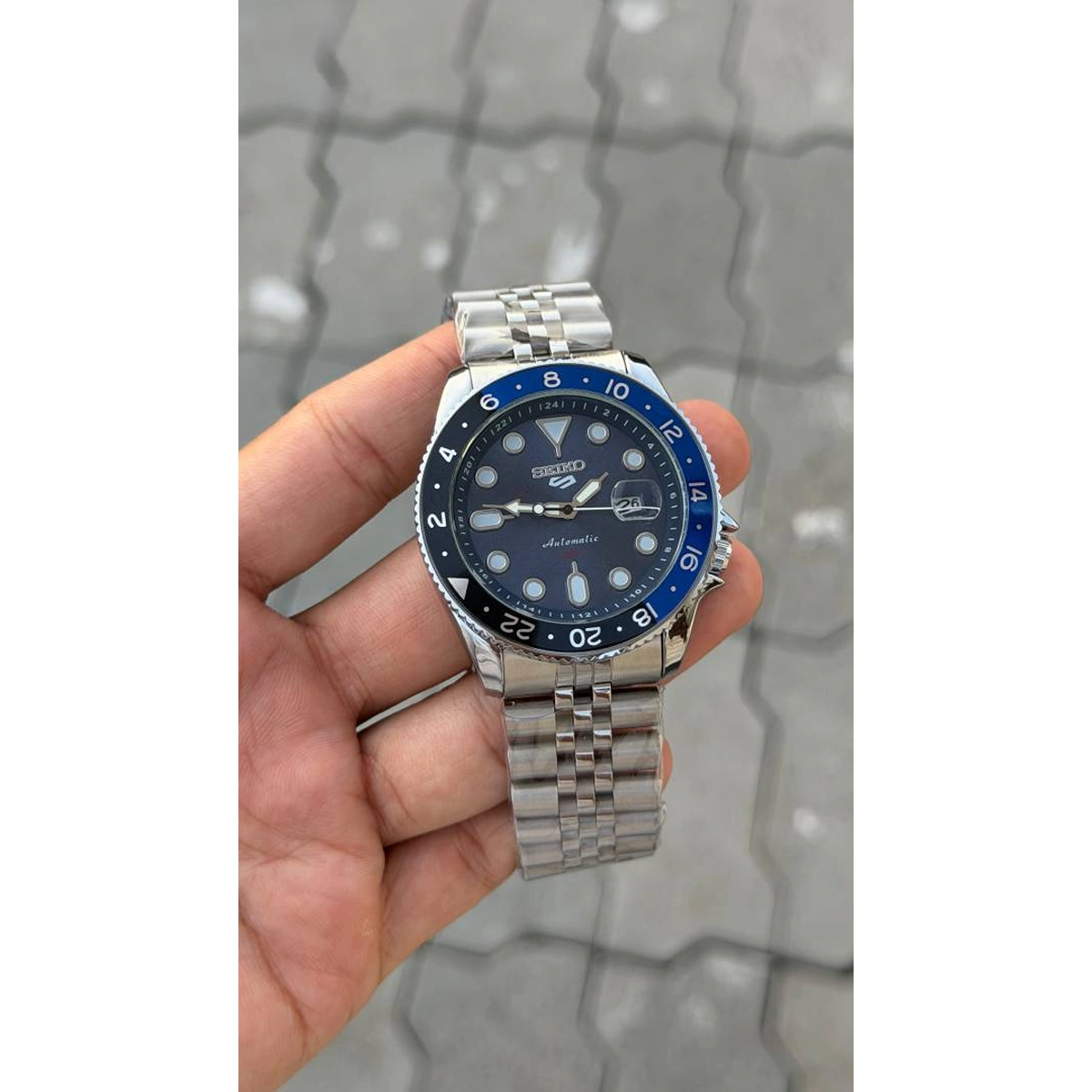 Stylish Seiko 5 Sports Watch For Men (BT321) - stayhit.in