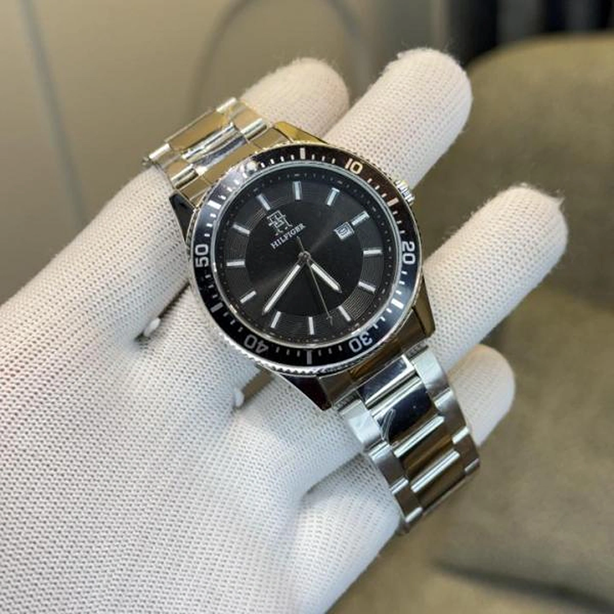 Stylish Tommy Hilfiger Watch Silver Black For Men (BOT3014) - stayhit.in Stylish Tommy Hilfiger Watch Silver Black For Men (BOT3014) - stayhit.in