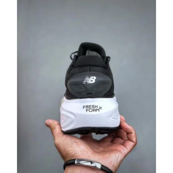 Elegant New Balance Fresh Foam Shoes More V4 Black For Men (SUP3425) - stayhit.in Elegant New Balance Fresh Foam Shoes More V4 Black For Men (SUP3425) - stayhit.in
