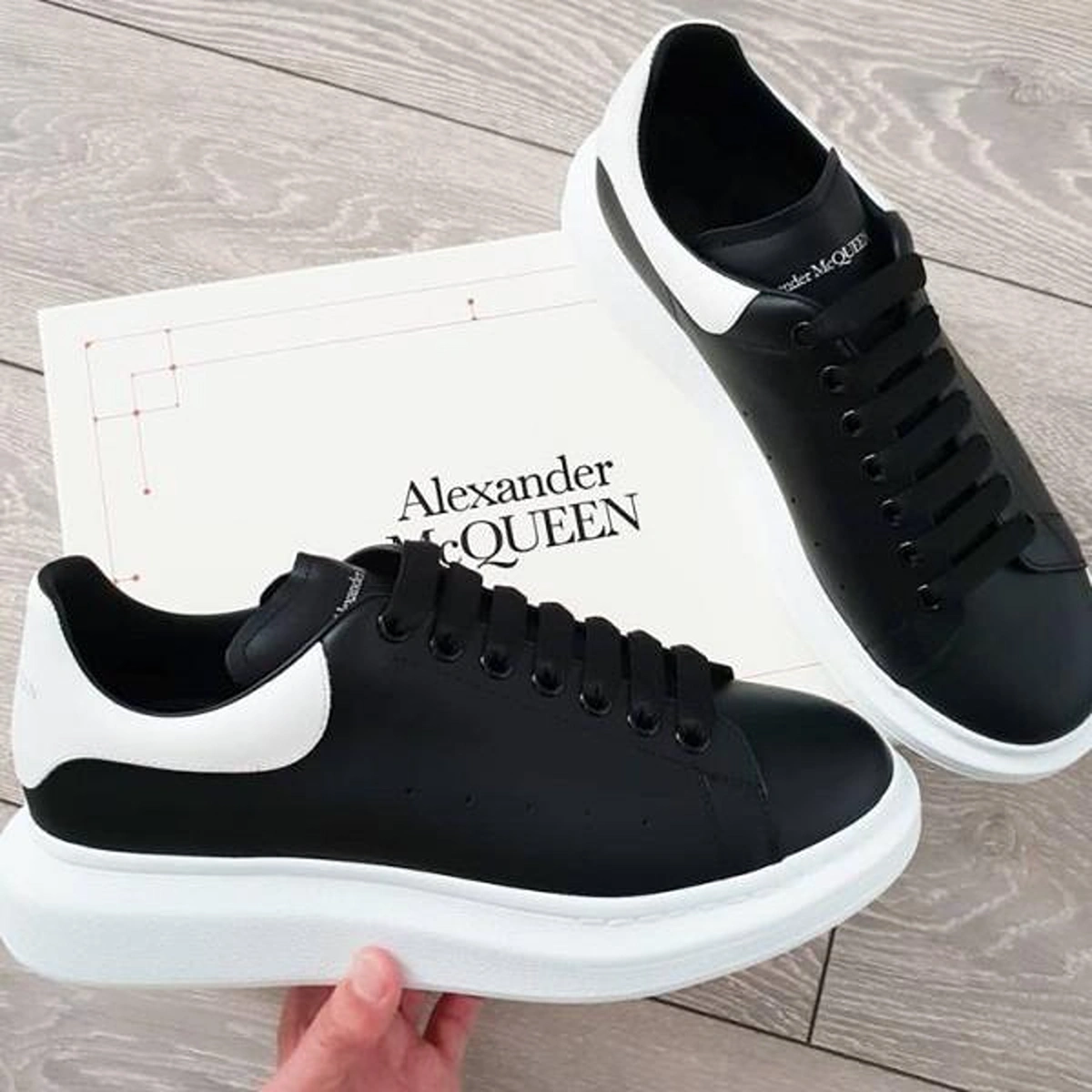 Imported Alexandar Mcqueen Shoes Black White For Men (HS1507) - stayhit.in Imported Alexandar Mcqueen Shoes Black White For Men (HS1507) - stayhit.in