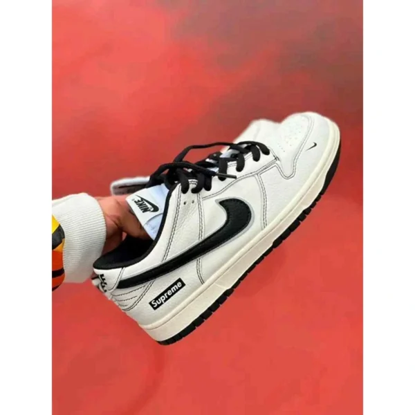 Imported Nike Sb Dunk Low X Supreme Shoes For Men (SUP1607) - stayhit.in Imported Nike Sb Dunk Low X Supreme Shoes For Men (SUP1607) - stayhit.in