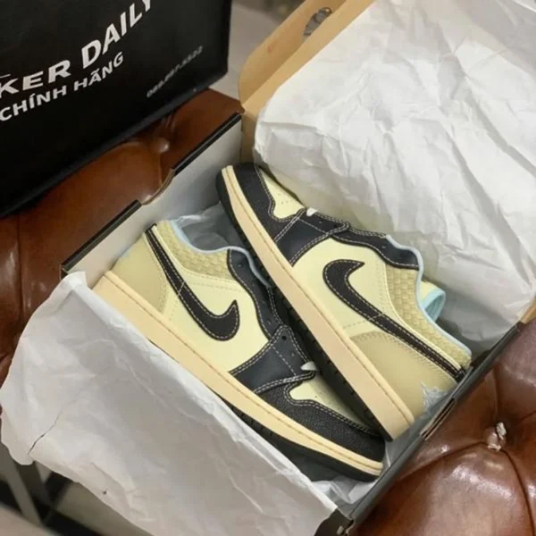 Luxury Nike Air Jordan Retro Shoes Low Coconut Milk For Men (SUP1596) - stayhit.in Luxury Nike Air Jordan Retro Shoes Low Coconut Milk For Men (SUP1596) - stayhit.in