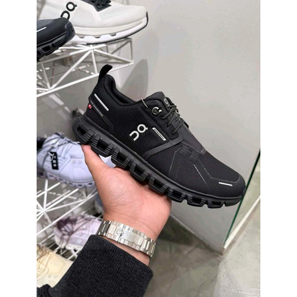 Luxury On Cloud 5 Waterproof Shoes Running Full Black For Men (SUP1758) - stayhit.in Luxury On Cloud 5 Waterproof Shoes Running Full Black For Men (SUP1758) - stayhit.in