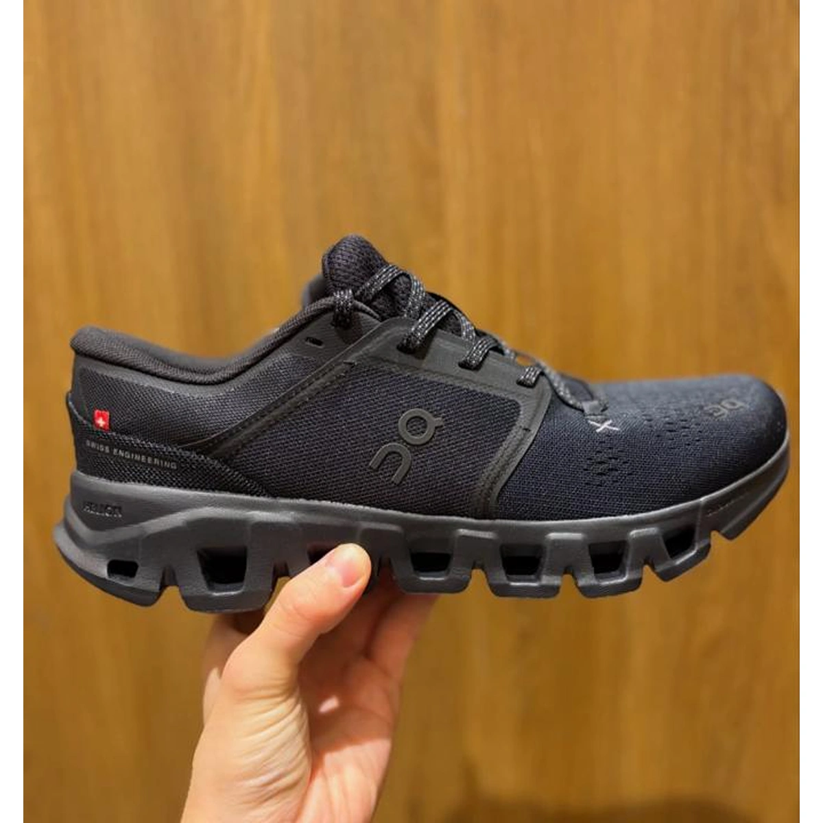 Luxury On Cloud X 5 Shoes Black For Men (SUP3124) - stayhit.in Luxury On Cloud X 5 Shoes Black For Men (SUP3124) - stayhit.in