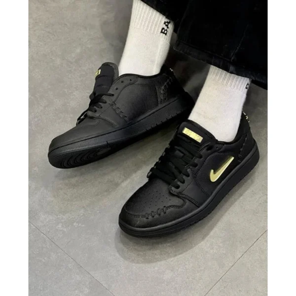 Premium Air Jordan Retro 1 Shoes Make Black Metallic Gold For Men (SUP1329) - stayhit.in Premium Air Jordan Retro 1 Shoes Make Black Metallic Gold For Men (SUP1329) - stayhit.in