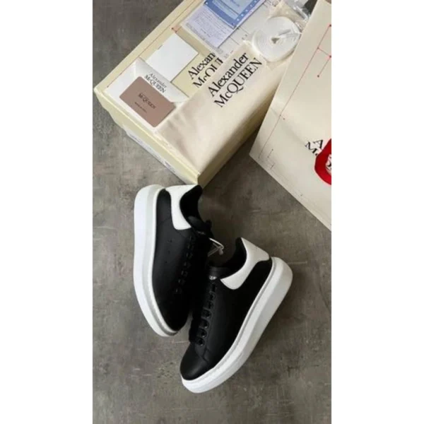Premium Alexander Mcqueen Shoes Black White All Accessories For Men (SUP1281) - stayhit.in Premium Alexander Mcqueen Shoes Black White All Accessories For Men (SUP1281) - stayhit.in