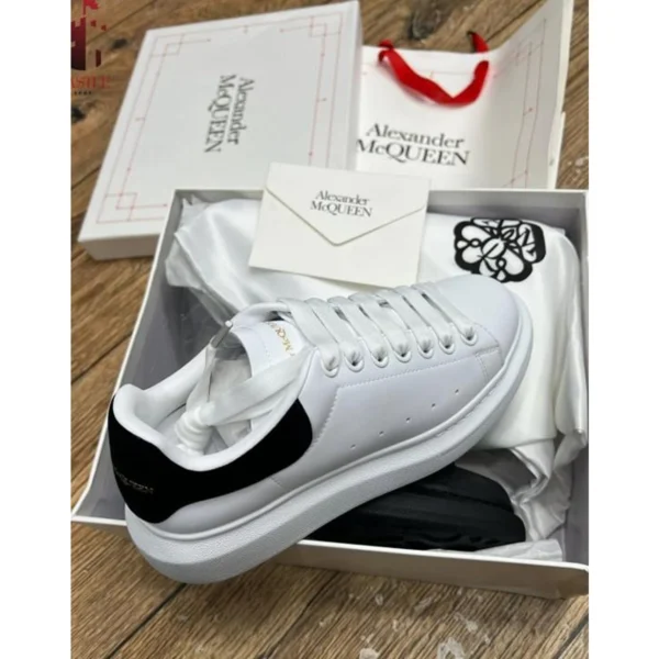Premium Alexander Mcqueen Sneakers White For Men (SUP1799) - stayhit.in Premium Alexander Mcqueen Sneakers White For Men (SUP1799) - stayhit.in