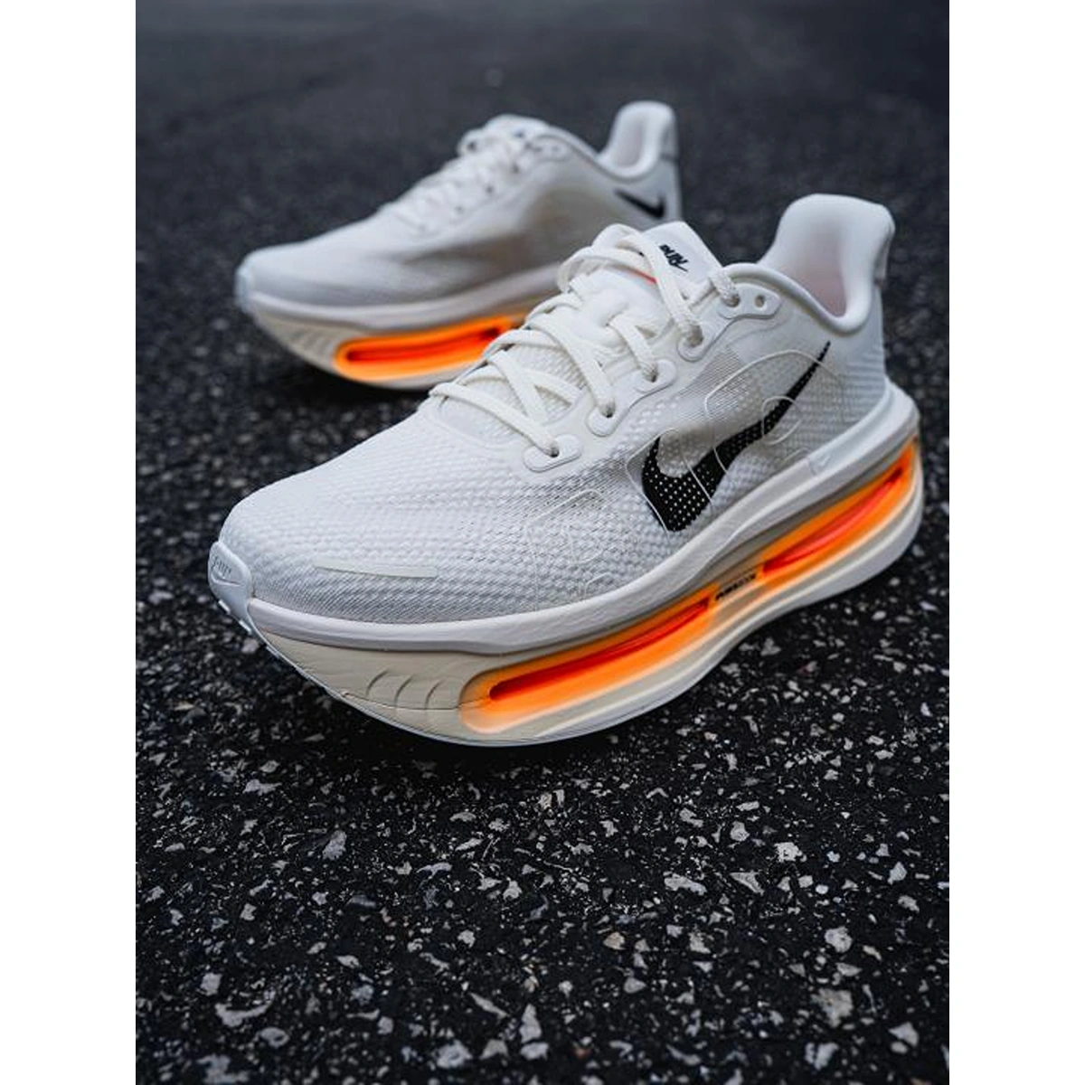 Premium Nike Vomero Sail Shoes White Orange For Men (SUP1676) - stayhit.in Premium Nike Vomero Sail Shoes White Orange For Men (SUP1676) - stayhit.in