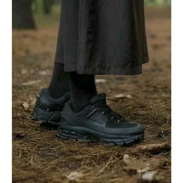 Premium Nike Zoom Vomero Shoes Roam Triple Black For Men (SUP1090) - stayhit.in Premium Nike Zoom Vomero Shoes Roam Triple Black For Men (SUP1090) - stayhit.in