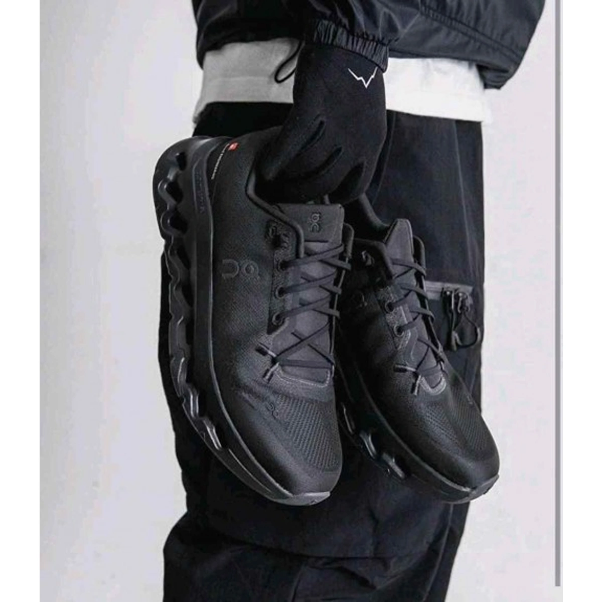 Premium On Cloud Cloudtilt Shoes Eclipse All Black For Men (SUP1662) - stayhit.in Premium On Cloud Cloudtilt Shoes Eclipse All Black For Men (SUP1662) - stayhit.in
