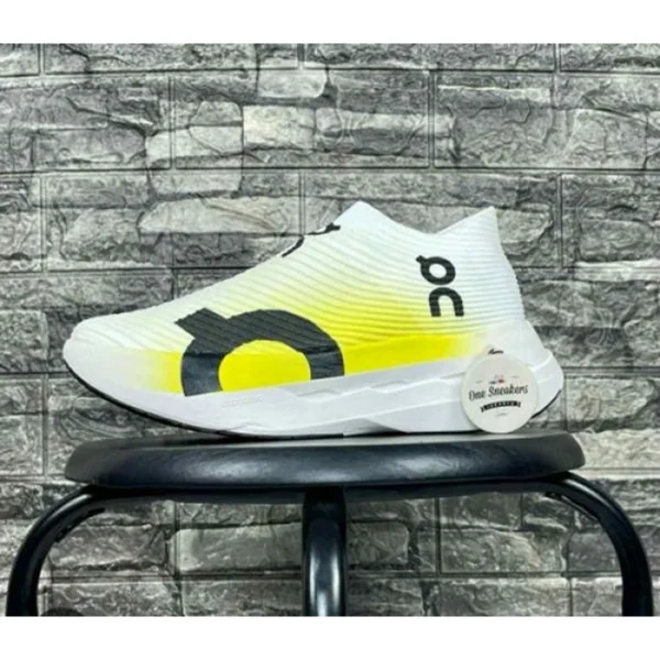 Premium On Cloudboom Strike Shoes Ls White Yellow For Men (SUP1296) - stayhit.in Premium On Cloudboom Strike Shoes Ls White Yellow For Men (SUP1296) - stayhit.in