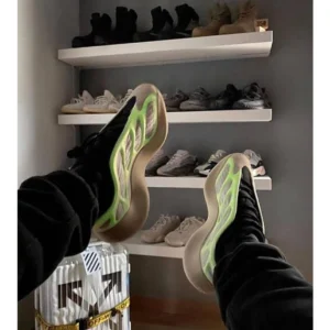Stylish Adidas Yeezy 700 V3 Shoes Dark In Glow For Men (SUP3237) - stayhit.in