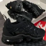Stylish Nike Air Vapormax Plus Shoes Triple Black For Men (SUP2888) - stayhit.in