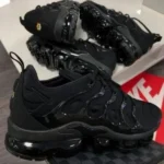 Stylish Nike Air Vapormax Plus Shoes Triple Black For Men (SUP2888) - stayhit.in