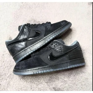 Stylish Nike Dunk Ducks Shoes Feather Black University For Men (SUP3258) - stayhit.in