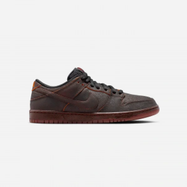 Stylish Nike Sb Dunk Low Shoes Krampus For Men (SUP3059) - stayhit.in