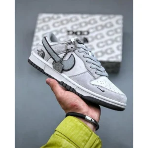Stylish Nike Sb Dunk Low X North Face Shoes For Men (SUP3005) - stayhit.in