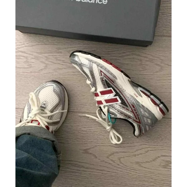 Supreme New Balance 1906r Shoes Silver For Men (SUP1653) - stayhit.in Supreme New Balance 1906r Shoes Silver For Men (SUP1653) - stayhit.in