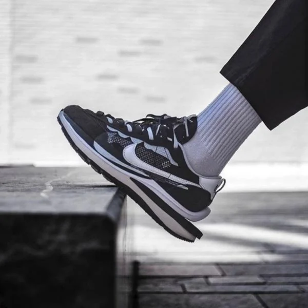 Supreme Nike Vapor Waffle Shoes Black White X Sacai For Men (SUP2913) - stayhit.in Supreme Nike Vapor Waffle Shoes Black White X Sacai For Men (SUP2913) - stayhit.in