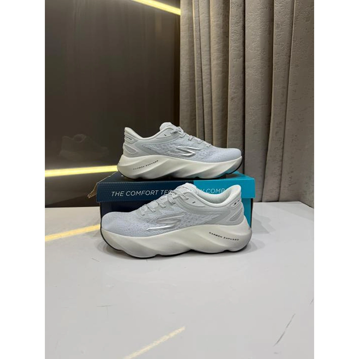 Supreme Skechers Aero Burst Shoes White For Men (SUP1649) - stayhit.in
