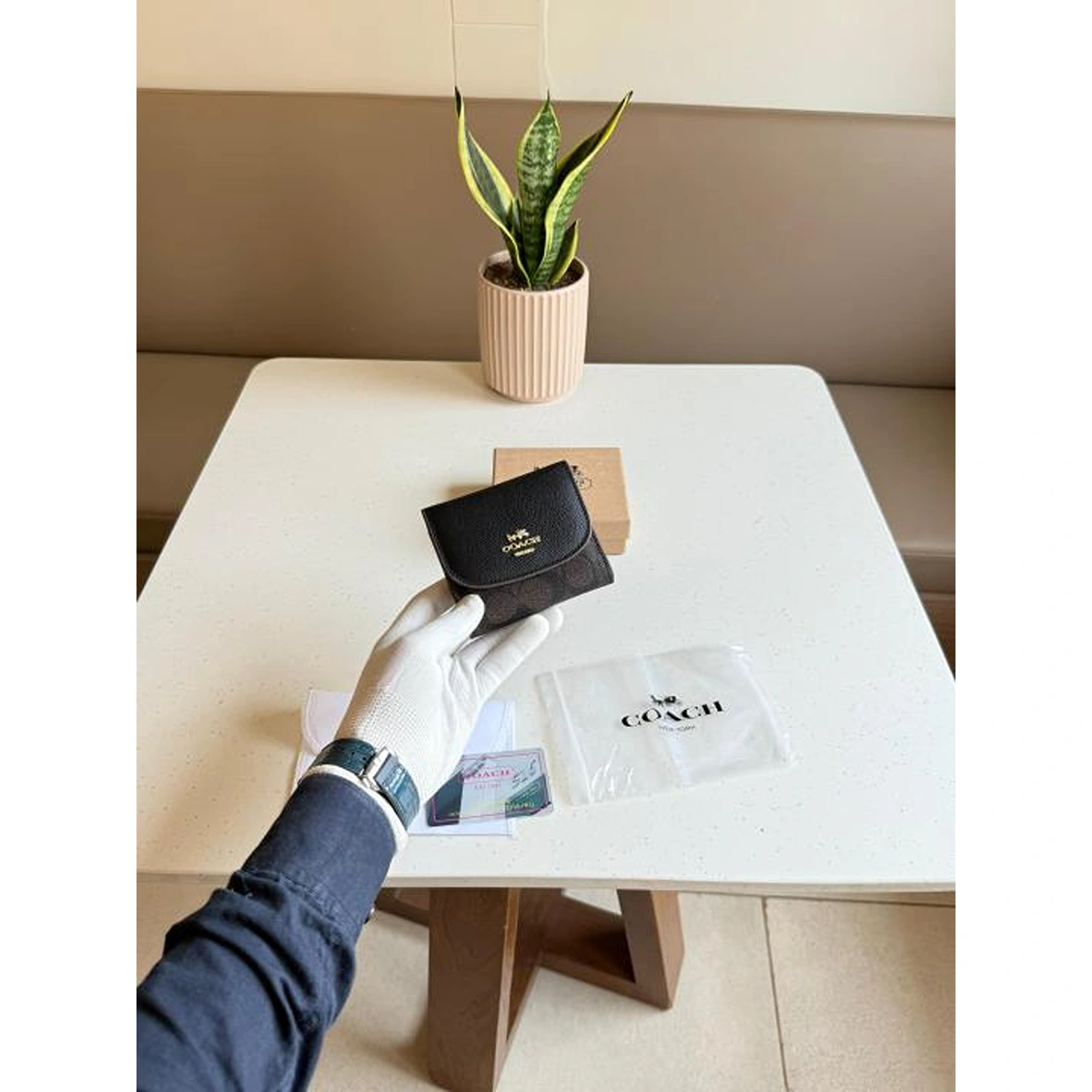 Imported Coach Trifold Wallet With Og Box For Men (BOT4129) - stayhit.in Imported Coach Trifold Wallet With Og Box For Men (BOT4129) - stayhit.in