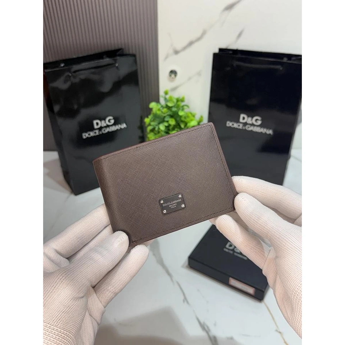 Imported Dolce & Gabbana Leather Wallet With Og Box For Men (BOT4104) - stayhit.in Imported Dolce & Gabbana Leather Wallet With Og Box For Men (BOT4104) - stayhit.in