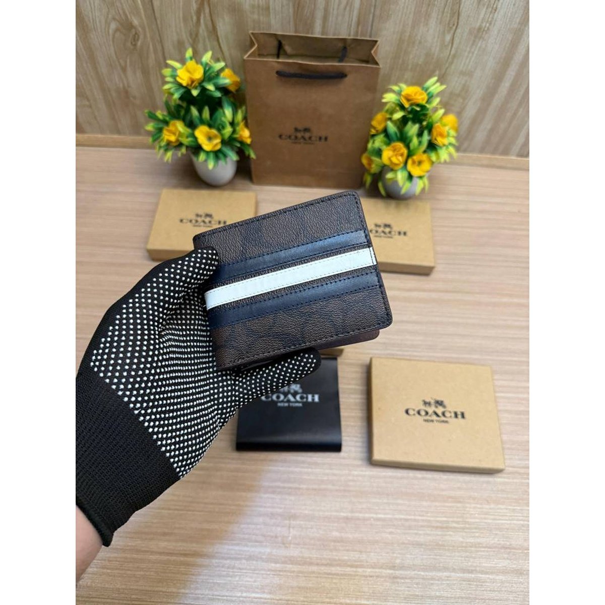 Premium Coach Wallet For Men (BT145) - stayhit.in Premium Coach Wallet For Men (BT145) - stayhit.in