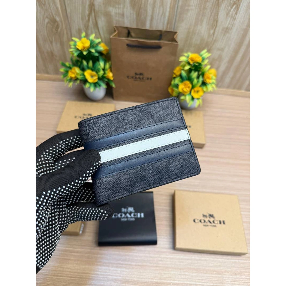 Premium Coach Wallet For Men (DW88) - stayhit.in Premium Coach Wallet For Men (DW88) - stayhit.in