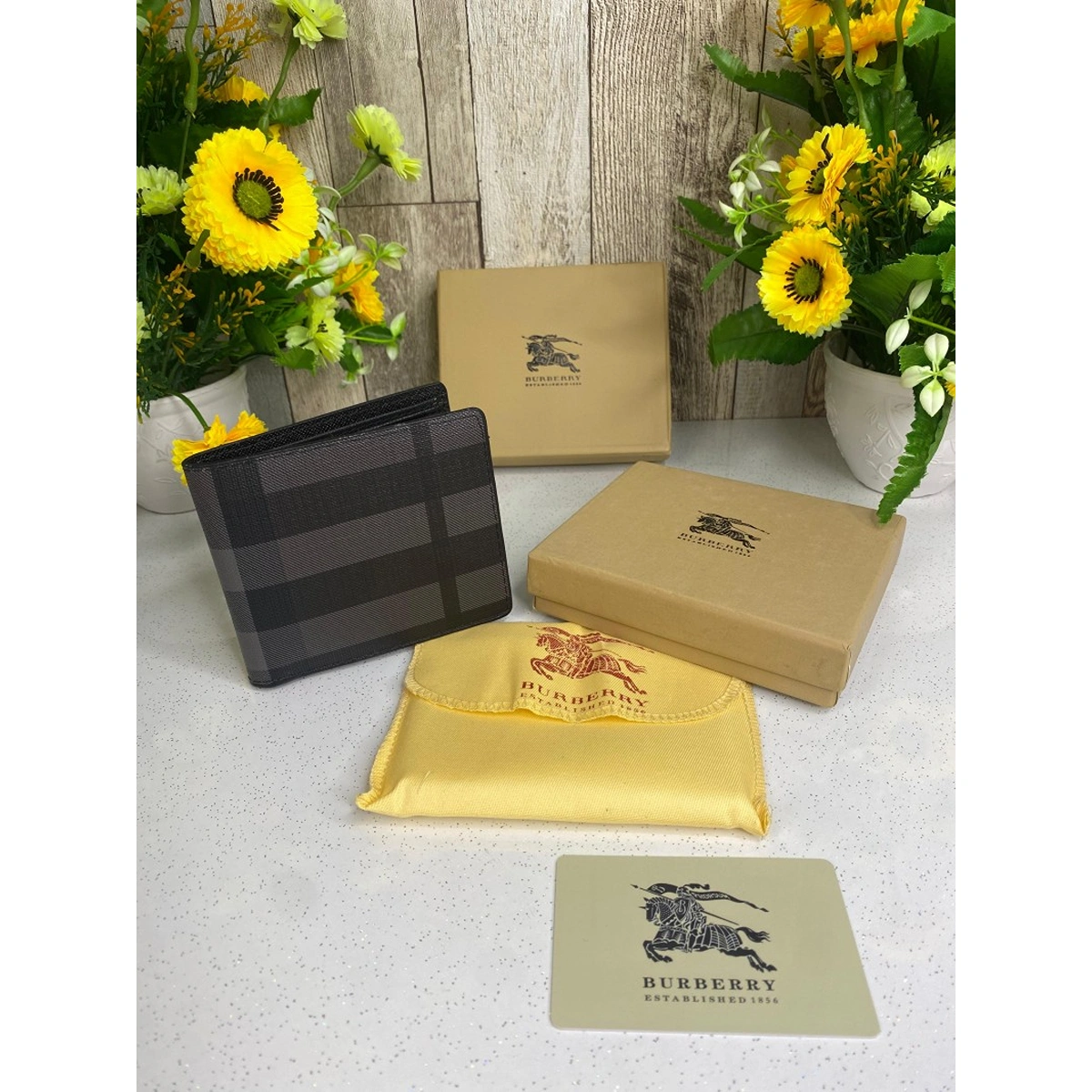 Stylish Burberry Wallet With Og Box Dust Bag Card For Men (DW119) - stayhit.in Stylish Burberry Wallet With Og Box Dust Bag Card For Men (DW119) - stayhit.in