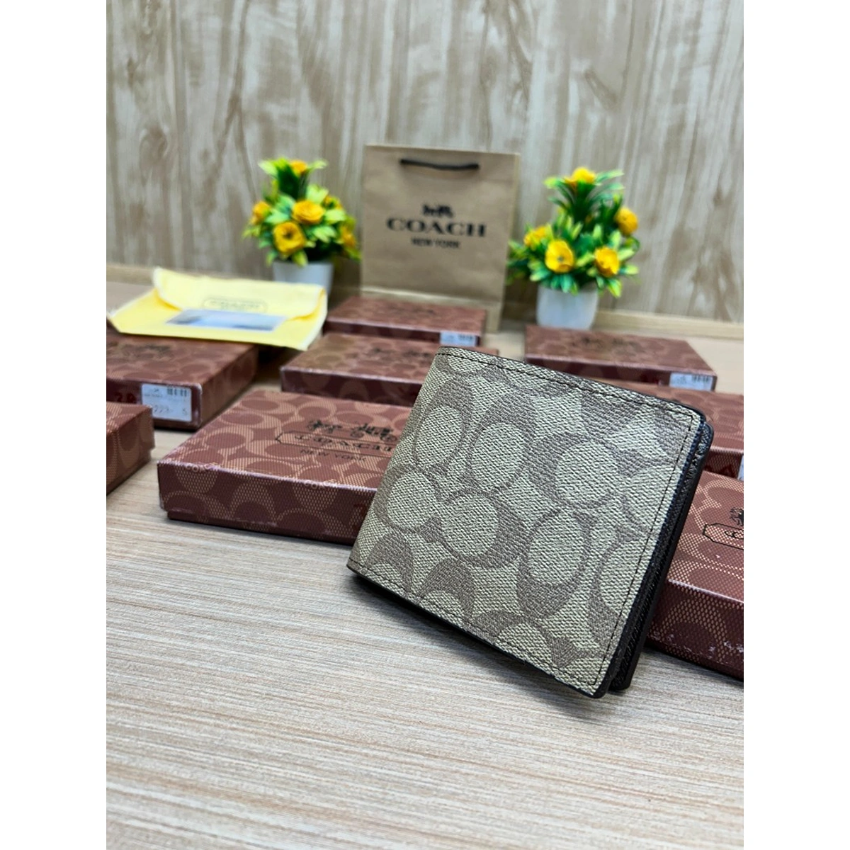 Stylish Coach Wallet For Men (DW317) - stayhit.in Stylish Coach Wallet For Men (DW317) - stayhit.in