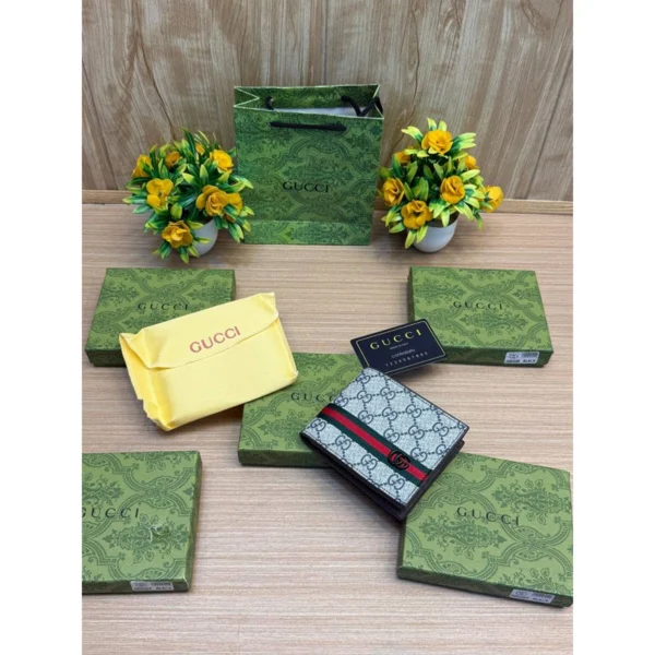 Stylish Gucci GG Wallet Signature Canvas For Men Stylish Gucci GG Wallet Signature Canvas For Men