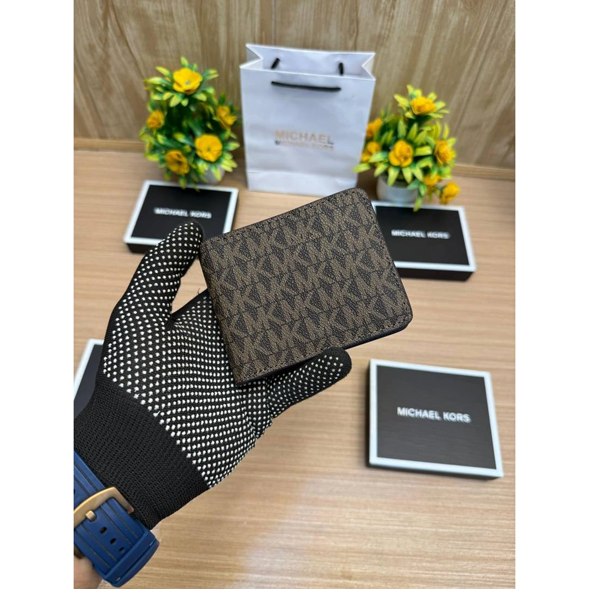 Stylish Michael Kors Wallet For Men (DW311) - stayhit.in Stylish Michael Kors Wallet For Men (DW311) - stayhit.in